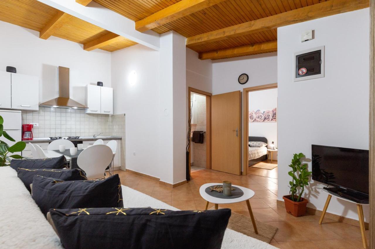 Holiday Home Bukovac Pula Exterior photo