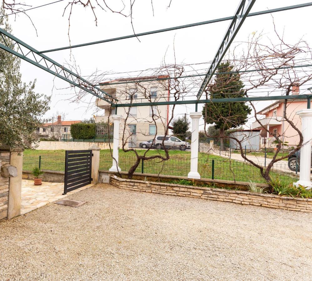 Holiday Home Bukovac Pula Exterior photo