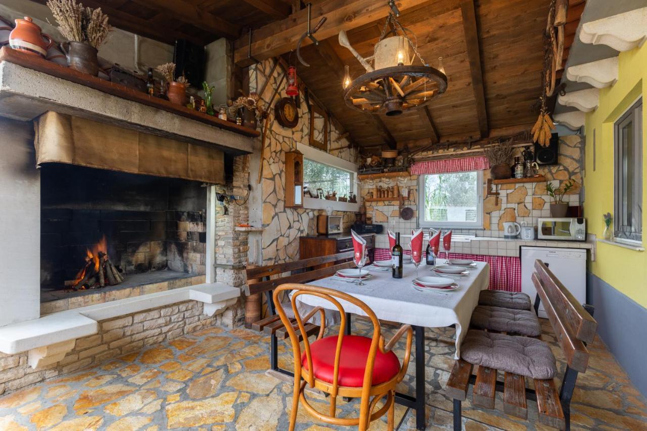 Holiday Home Bukovac Pula Exterior photo