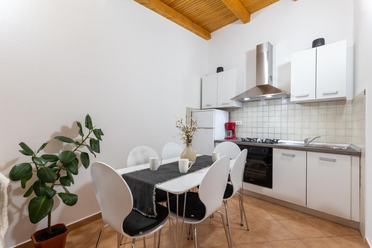 Holiday Home Bukovac Pula Exterior photo